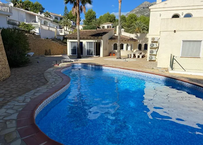 2 Pools - 24 Persons Villa