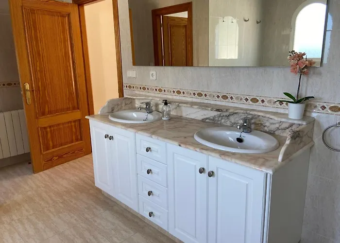 2 Pools - 24 Persons Villa