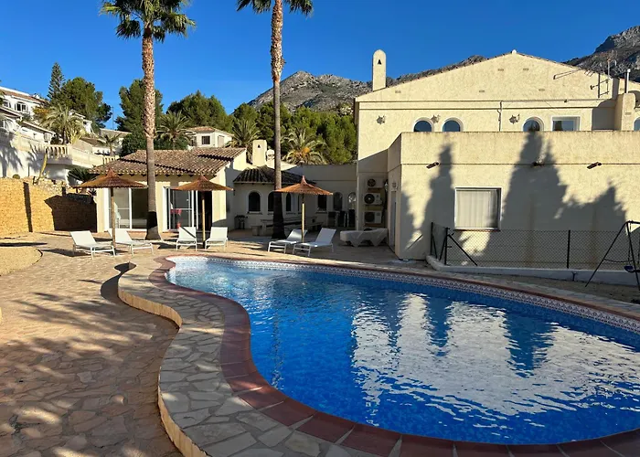 2 Pools - 24 Persons Altea